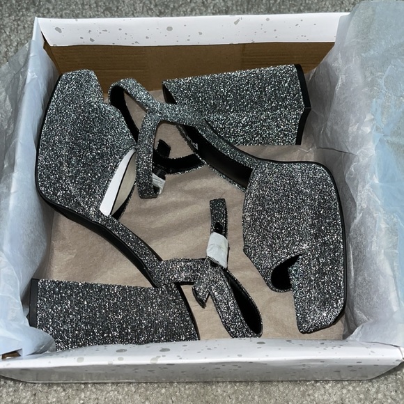 🖤NEW🖤 Abound Lucia silver/black ladies platform sandal size 7.5 - Picture 9 of 10